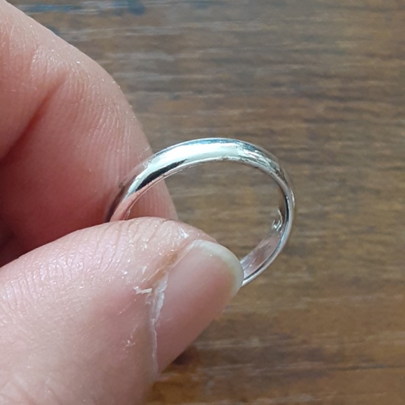 ** Hoop Earrings - Picture 6 of 7